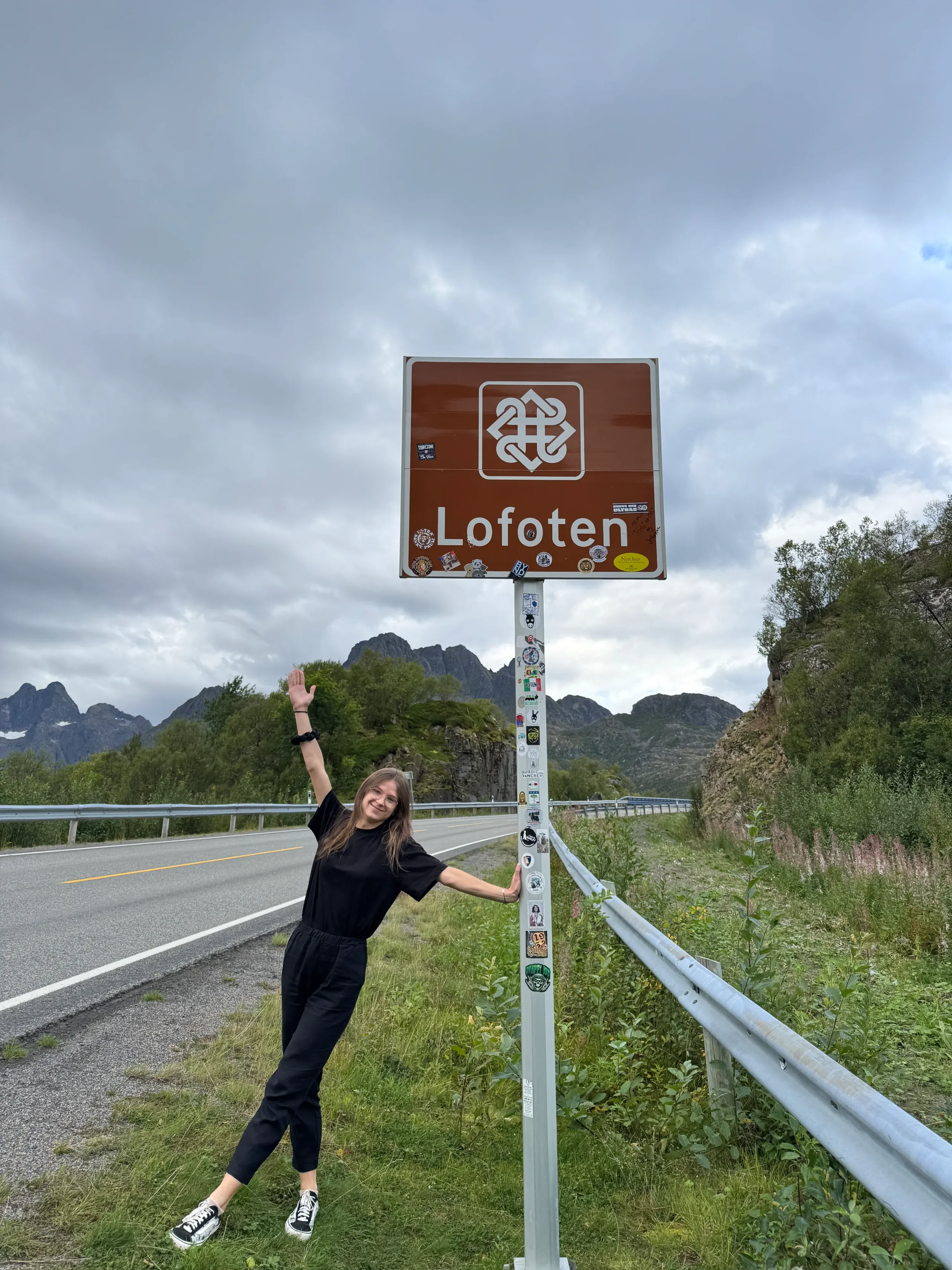 Rozcestník Lofoty u silnice E10 - vjezd na souostroví
