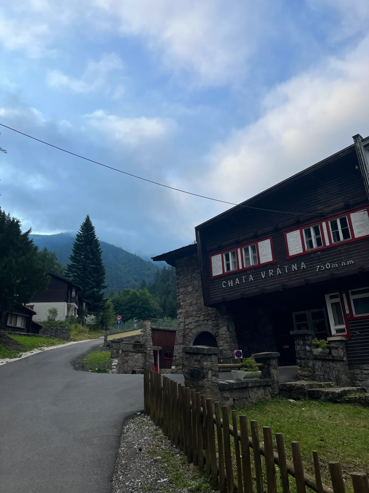 Chata Vrátna at the start of the green trail