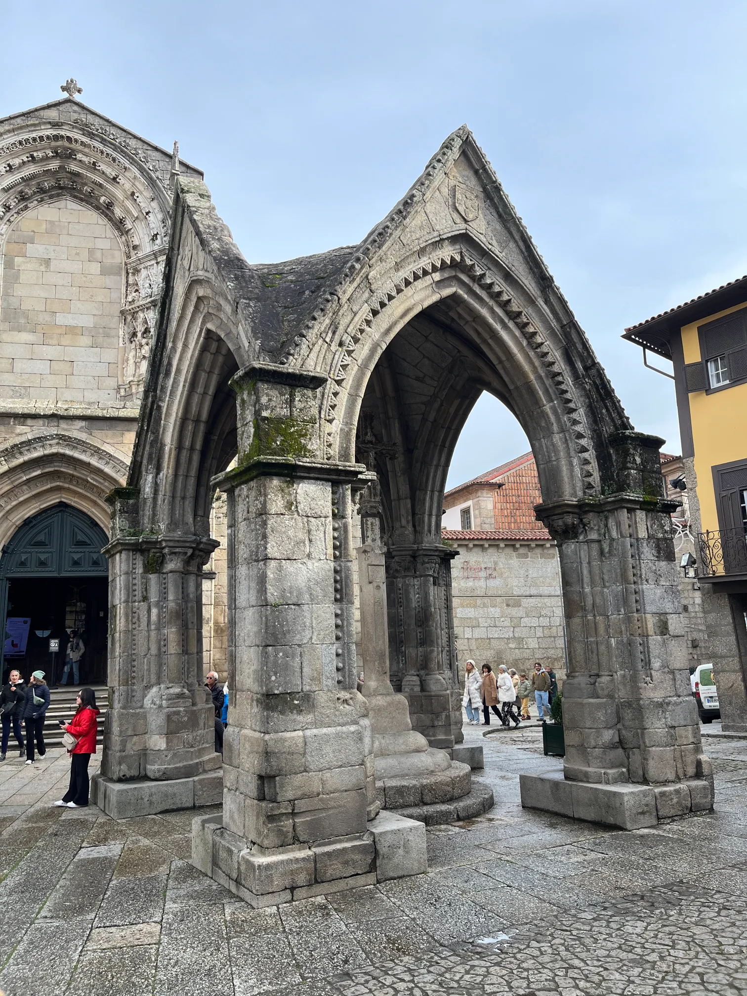 Gothic monument Padrão do Salado at Largo da Oliveira square