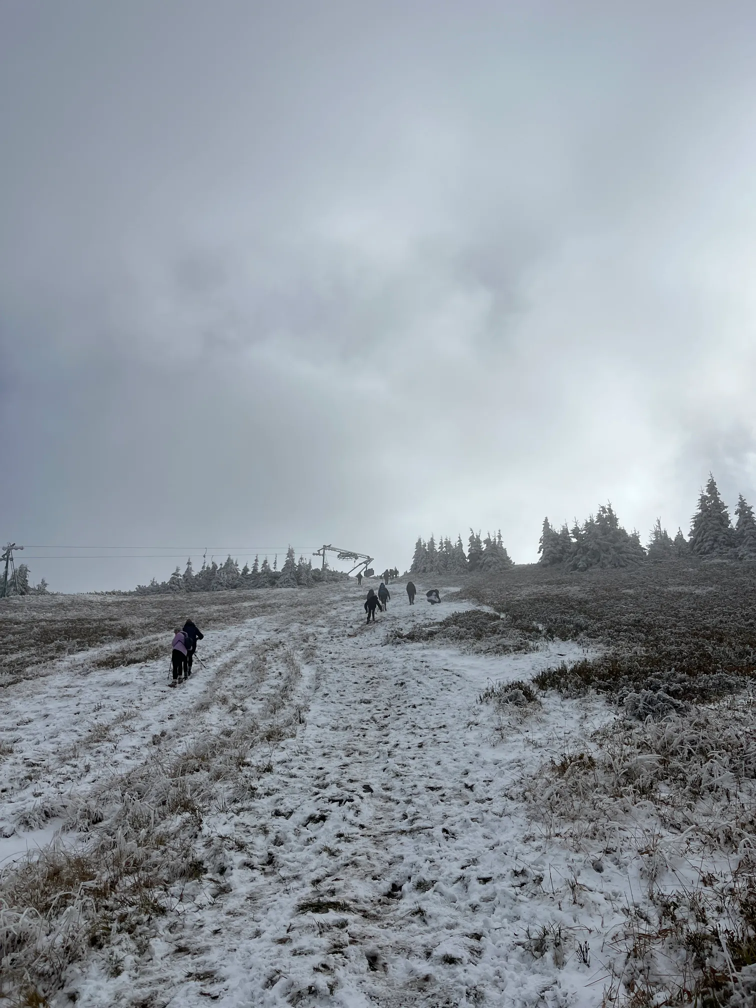 Fragment prowadzący stokiem