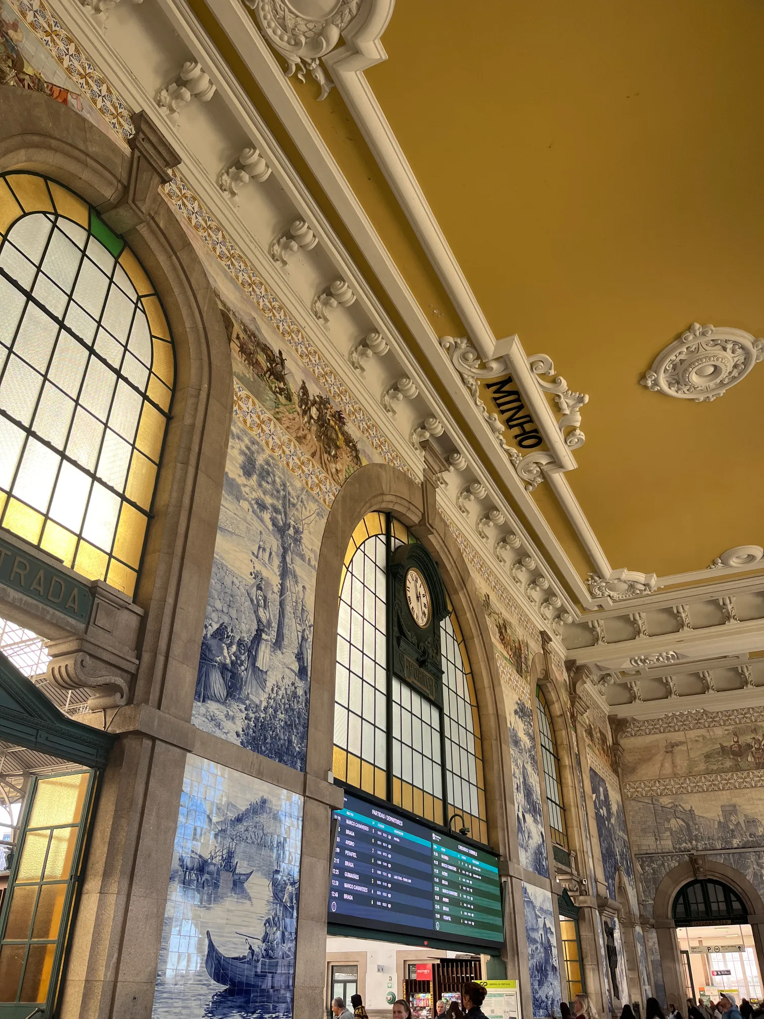 Płytki azulejos na ścianie dworca São Bento